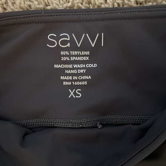 Savvi xs cropped Alta Silk Capri leggings - Picture 3 of 7